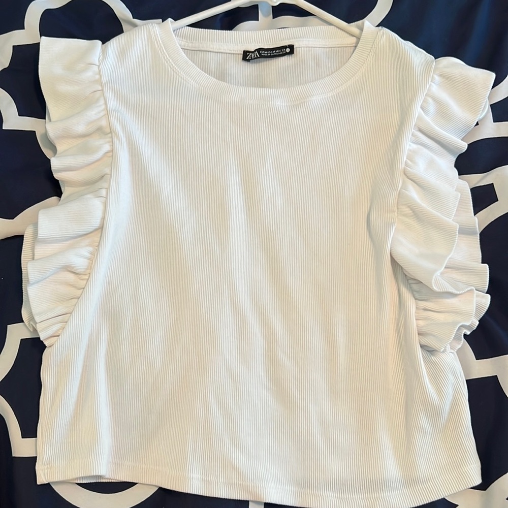 White ruffled Zara shirt size medium